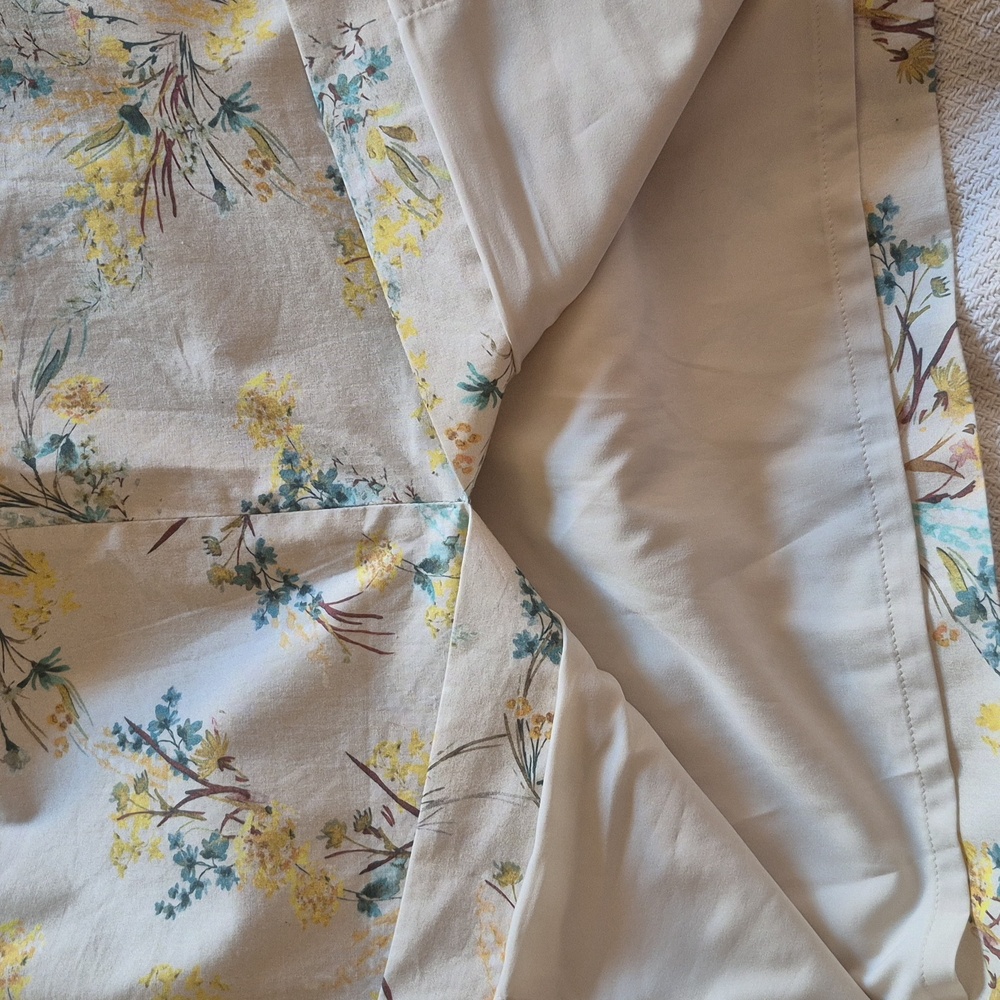 Antonio Melani Roaslie Style Pencil Skirt. Light Yellow Floral Size 2 Kick Pleat - Picture 13 of 14